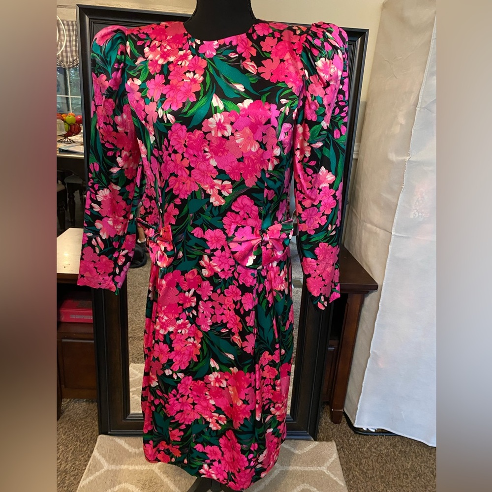 Vintage Flora Kung 100% Silk Dress - Floral - Size 6